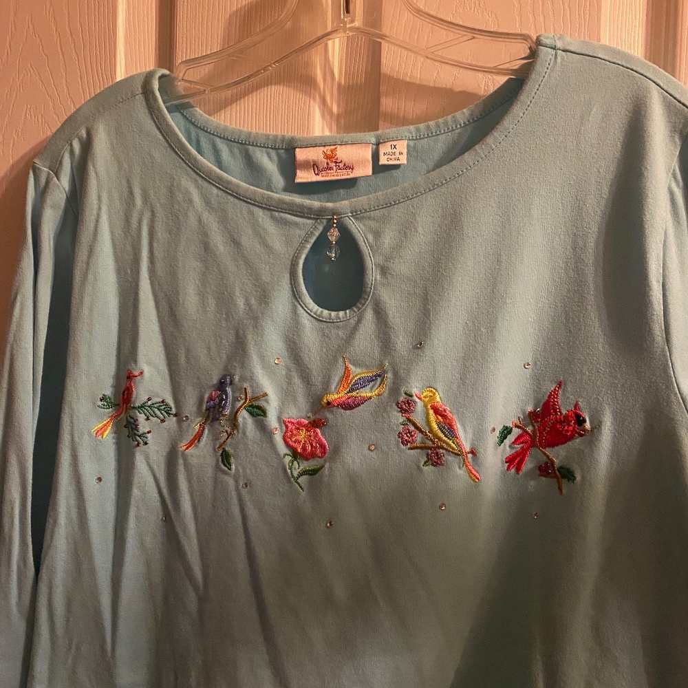 QuackerFactory hummingbird t shirt